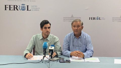José Tomé, a la derecha, es concejal del PP