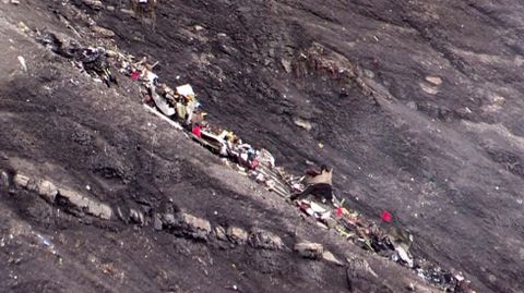 Restos del Airbus A320 de Germanwings siniestrado en los Alpes