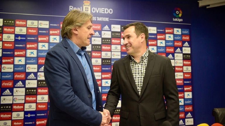 Sergio Egea y Joaquín del Olmo en la presentación del técnico argentino