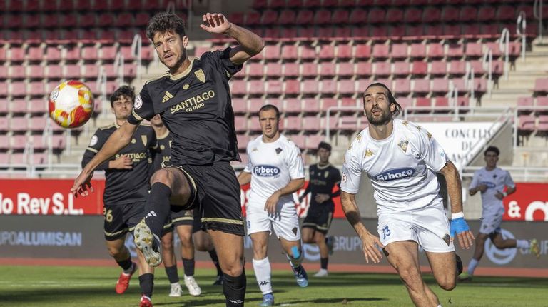 Diego Uzal, mediocentro del Compos: «El equipo tuvo las ideas muy claras para afrontar este `playoff´»
