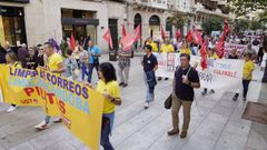 Manifestacin del personal de limpieza de Correos en Ourense