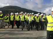 Alcaldes de toda la comarca, diputados, el senador Torres Colomer y el conselleiro Hern�ndez acompa�aron a Feijoo en su visita.