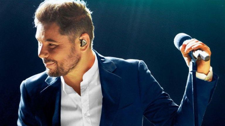 El cantaor Miguel Poveda realiza un viaje íntimo tras las huellas de Lorca en el documental «Enlorquecido»