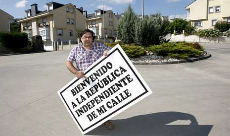 Raquel Arias habla a los asistentes al acto de ayer en el Parador