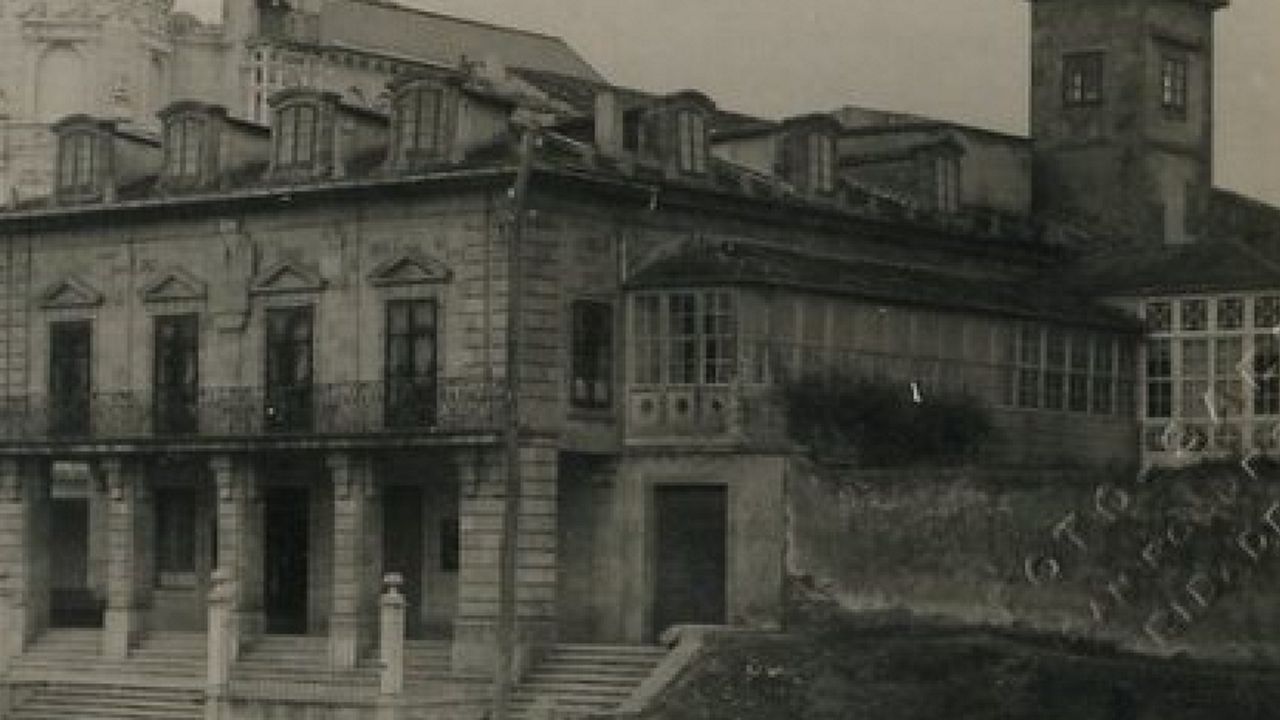As qued el Pazo de Reirs, del Caldas.Casa Banca de Casas, en Ribadeo. Foto Sez