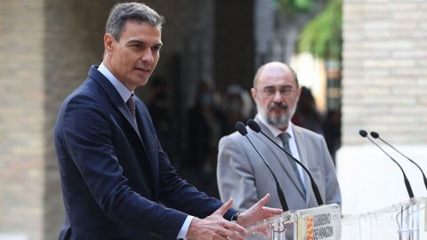 El presidente del Gobierno, Pedro Snchez, y el de Aragn, Javier Lambn, tras la reunin que mantuvieron este jueves en Zaragoza para analizar la candidatura de los Juegos Olmpicos de Invierno del 2030
