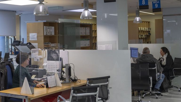 Funcionarios habilitados de la Xunta podrán usar la firma electrónica del usuario para ayudarle en trámites digitales