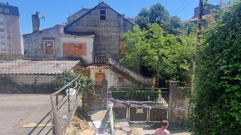Los dueños de una narcocasa de Vigo anuncian su derribo urgente
