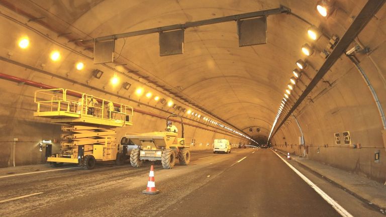 Cortarán cinco días la A-6 por la noche entre Pedrafita do Cebreiro y Villafranca del Bierzo por obras de ventilación en los túneles