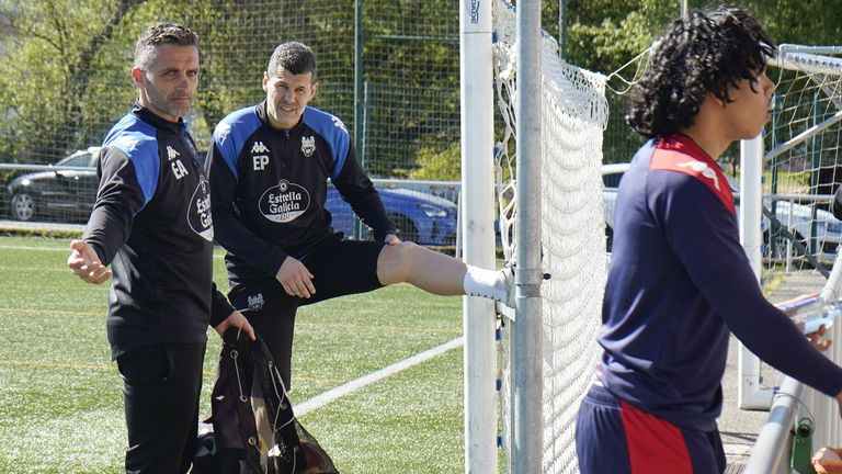 Churre, asistente en el Pontevedra y jugador en el Marín: «Si juegas sin presión no tiene interés»