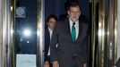 Rajoy sale del restaurante donde pas ocho horas