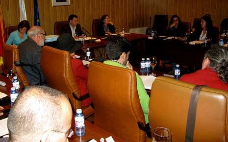 accidente de moto en sarria.La corporaci�n dedic� m�s de dos horas y media a 20 asuntos.