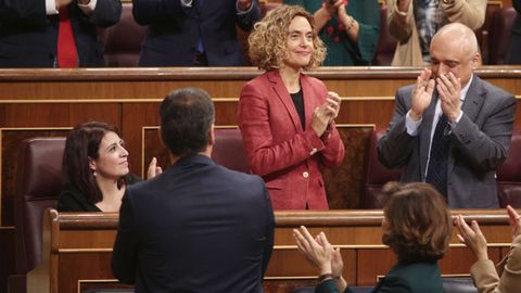 La socialista Meritxell Batet  es aplaudida por sus compaeros tras ser nombrada presidenta del Congreso
