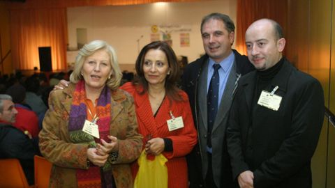 Carmen Lovelle ,a la izquierda, en una imagen de archivo del 2004