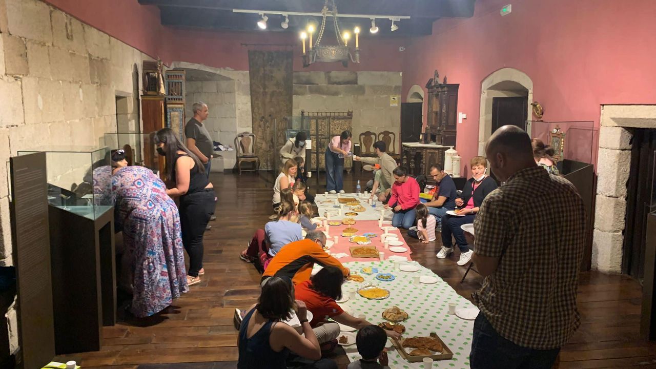 El bosque animado de A Pontenova.Noche  de los museos en la Fortaleza de San Paio de Narla, con una cena tras los talleres infantiles y para adultos