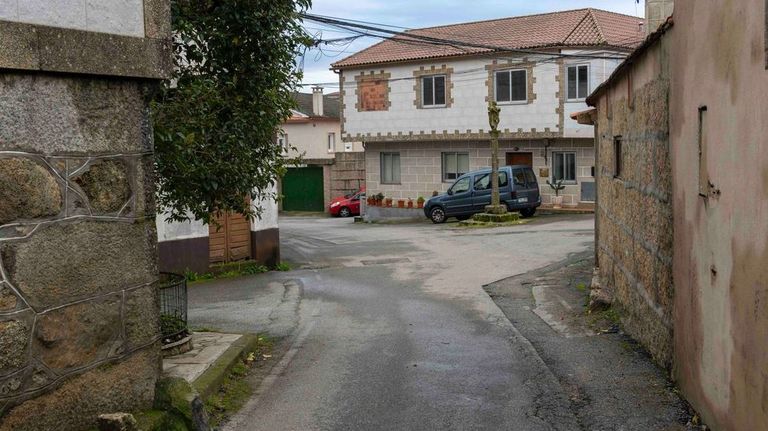 La reforma de Aios contempla el calmado del tráfico, dotando al núcleo de preferencia peatonal