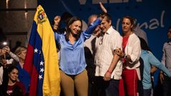 María Corina Machado celebra su victoria en Caracas.