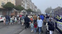 Padres y alumnos cortaron la carretera nacional a su paso por Rbade para protestar por la unificacin de dos aulas