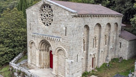 acortar rizo barba Nueve iglesias románicas de la Ribeira Sacra para visitar en Semana Santa