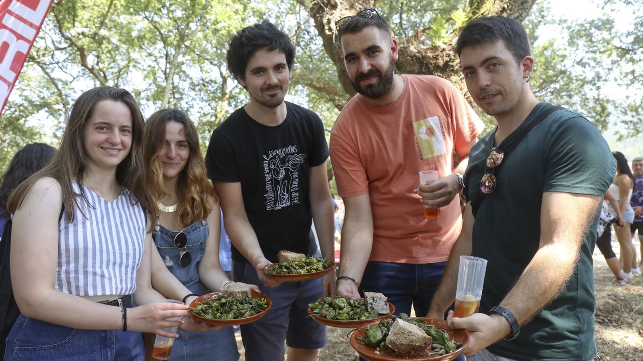 As fue la Fiesta Hortera de Porto do Son.La carpa que sirvi como comedor estuvo llena al medioda y por la noche