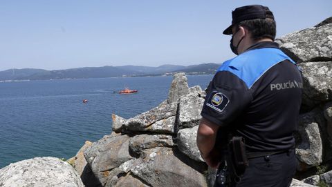 La Policía Local de Porto de Son también se desplazó a Caveiro