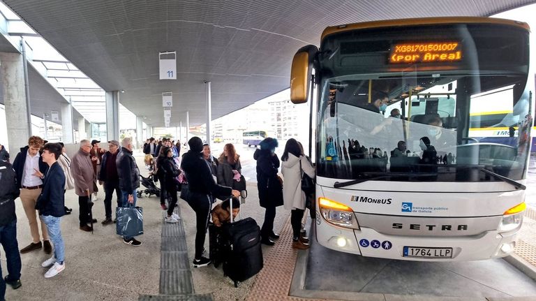 La Xunta activa refuerzos de bus por la suspensión ferroviaria en Vigo y la «inaceptable» falta de alternativas de Renfe