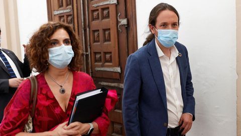 La ministra de Hacienda, Mara Jess Montero, y el vicepresidente Pablo Iglesias, ayer en La Rioja. Podemos se opone, por ahora, al plan presentado por el Gobierno a los ayuntamientos