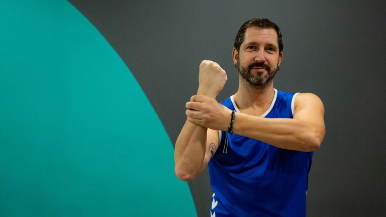 El árbitro que imparte justicia en la arena y lleva la vocación en la piel