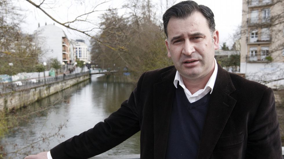 Jos� Manuel Colmenero explic� el funcionamiento del INE en el Val do Asma. 