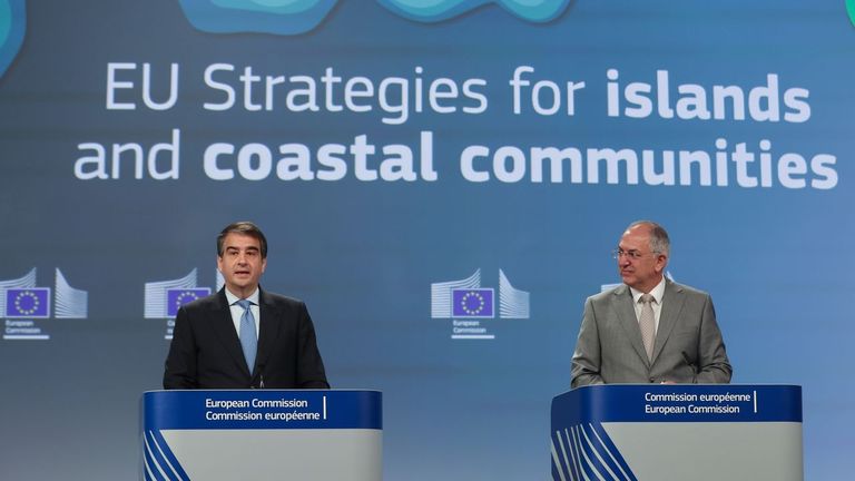 Bruselas propone turismo pesquero y renovables para fortalecer las zonas costeras