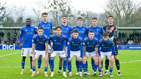 Alineaci�n del Real Oviedo Vetusta ante el Fabril