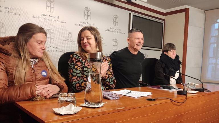 Podemos denuncia la suspensión del transporte a los Centros de Día y de Mayores