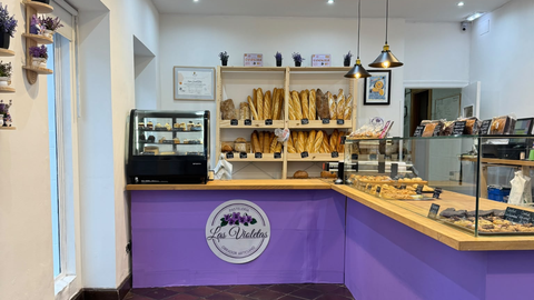As� luce el interior de la pasteler�a
