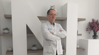El doctor Jorge Novoa, cirujano est�tico.