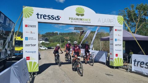 Participantes de la Pilgrim Race en Vilamartn de Valdeorras