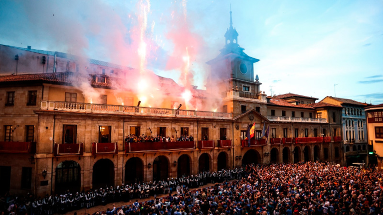 Chupinazo de salida a las fiestas de San Mateo en Oviedo