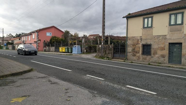 Recogen más de mil firmas para reclamar dos pasos de peatones seguros en la N-550 en Carracedo, en Caldas: «É un asunto de vida ou morte»