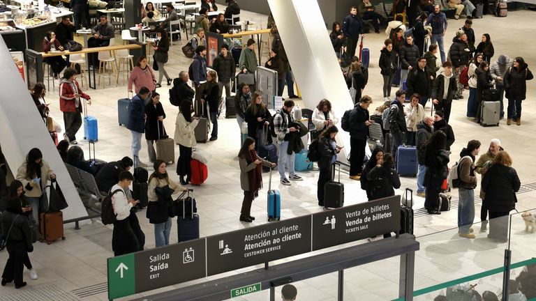Vigo deja de estar incomunicado por tren: «¡Por fin!»