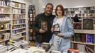scar e Alba Guzmn, cas sas obras, na librera Nobel de Ourense