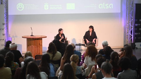 Decenas de artistas se re�nen en la LABoral centro de arte para saber c�mo participar en la candidatura de Oviedo a Capital Europea de la Cultura