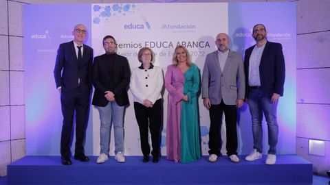 Manuel Cuadrado García, Rubén Martínez Sánchez, Pilar, Ana María González Herrera, Alberto Castellano Barragán y Luis Gutiérrez Martín, galardonados con el premio Educa Abanca.