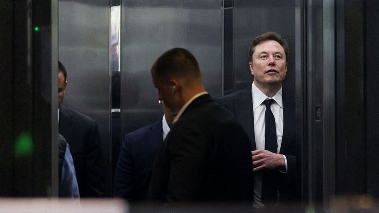 Elon Musk en el ascensor del dinero