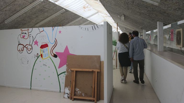 El guía en la visita a Belas Artes: «Disfruto enseñando historias que pasan desapercibidas»