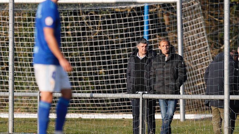 César Martín y Francesc Arnau, en El Requexón viendo un partido del Vetusta