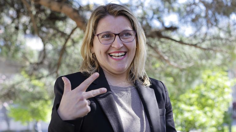 María Alonso es sorda: «A la hora de dar un parte por un siniestro de tráfico, ¿cómo llamo yo al seguro?»