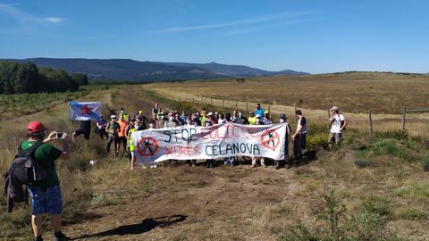 Vecinos protestan contra la instalacin de un parque elico en Celanova
