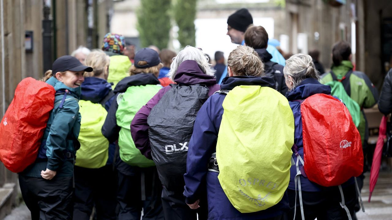 Ruta de las cascadas de Quiroga.Peregrinos en Santiago