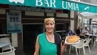 Mari Carmen Souto se jubila tras 50 años trabajando en el bar Umia