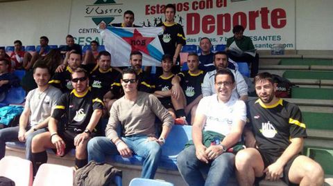 Futbolistas do Colectivo Ns no torneo de peas organizado pola Federacin.