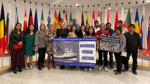 A María José Dopazo, portavoz de las familias de las 21 víctimas mortales del Villa de Pitanxo, la acompañaron el 25 de octubre en la Eurocámara en Bruselas otros 16 parientes de los náufragos